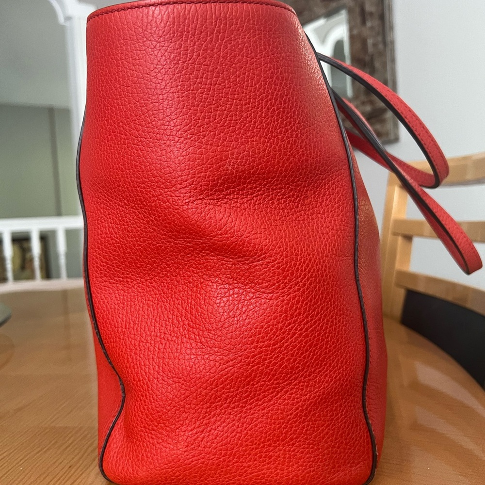 GUCCI Leather Swing Tote Bag Red Gold Hardware Large - Picture 3 of 16